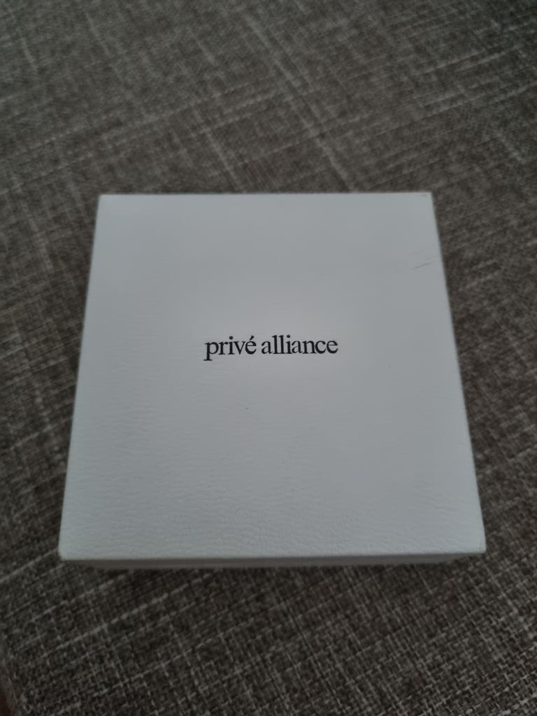 S00SHl's tweet photo. wts/lfb ph 

Privé Alliance Accesories - ncr free sf n price negotiable (esp if both)

Hope Bracelet – 1000 (❌️ SOLD FOR 800)
(IM)POSSIBLE Bracelet Thin – 2000 
Linked Chain Necklace - 2400  

- never been used; stored only
rfs: badly need funds for uni

#privé #baekhyun #EXO https://t.co/7XCBY8dcNK