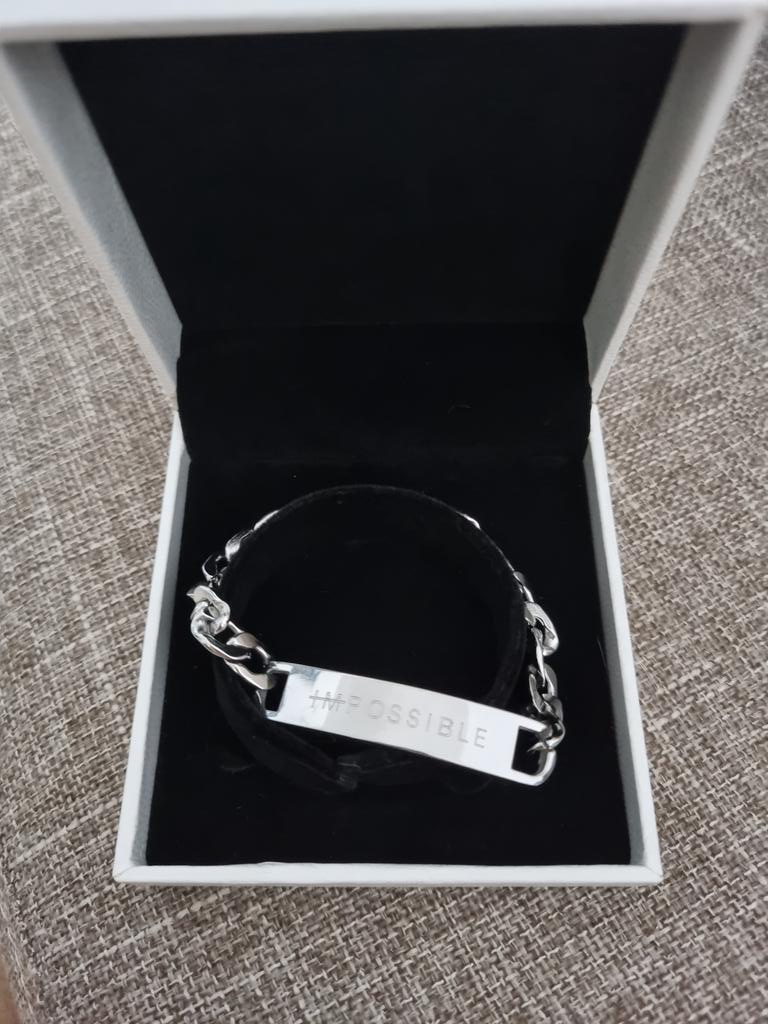 S00SHl's tweet photo. wts/lfb ph 

Privé Alliance Accesories - ncr free sf n price negotiable (esp if both)

Hope Bracelet – 1000 (❌️ SOLD FOR 800)
(IM)POSSIBLE Bracelet Thin – 2000 
Linked Chain Necklace - 2400  

- never been used; stored only
rfs: badly need funds for uni

#privé #baekhyun #EXO https://t.co/7XCBY8dcNK