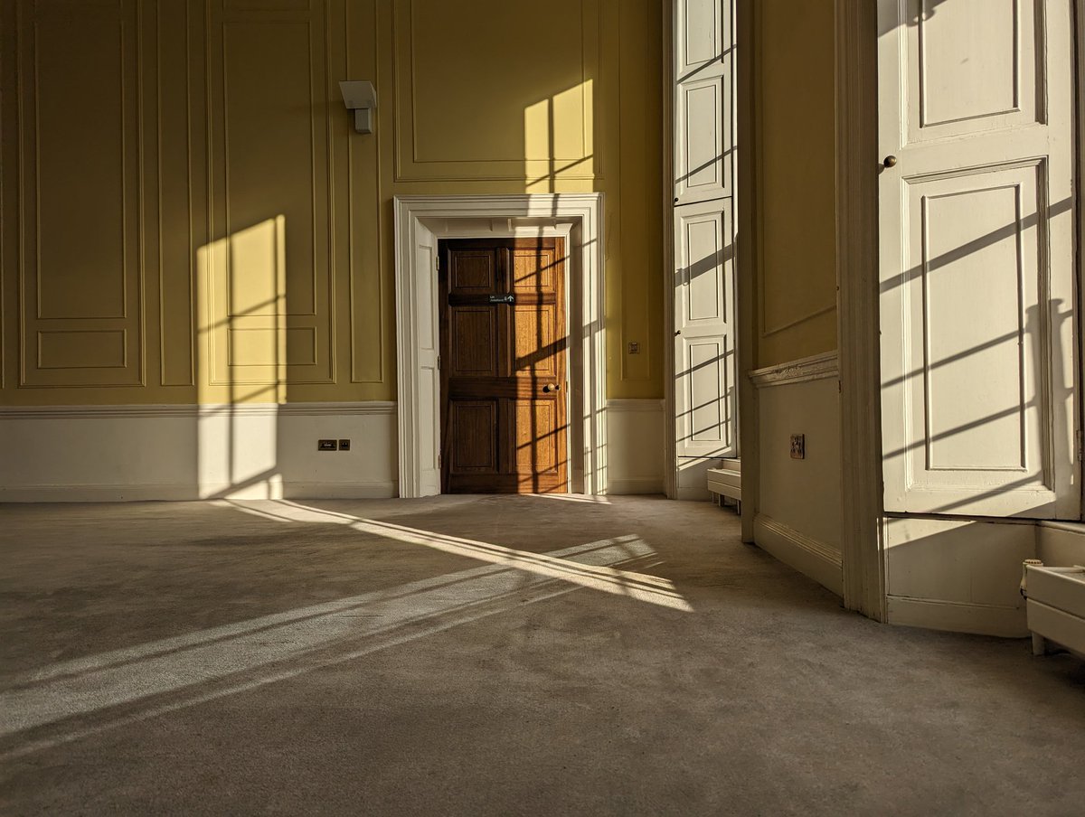 Arch_Archive's tweet photo. Snapping the light in 45 #MerrionSq has become something of a #hobby. #ExploreYourArchive #EYAHobbies @ARAIreland https://t.co/mC8ikIH5xi