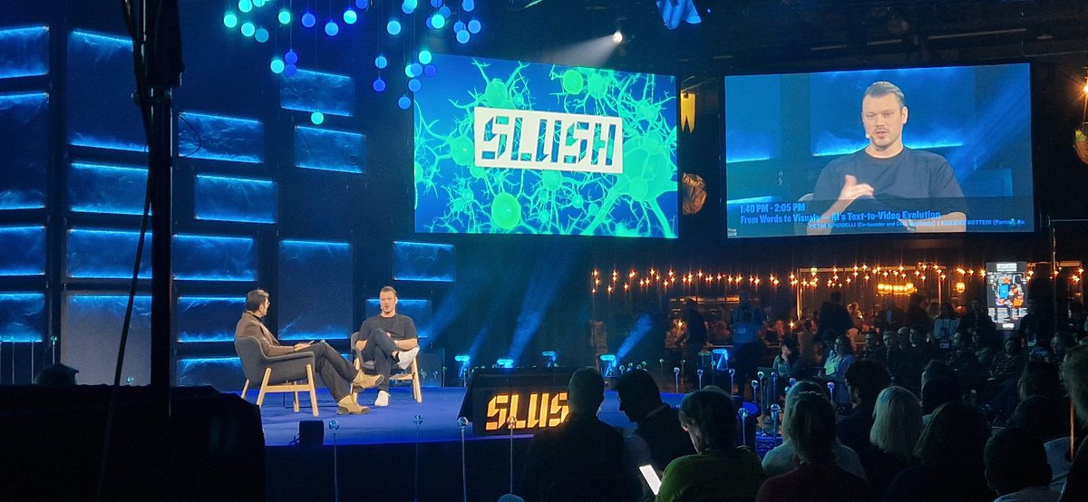 Remember Isabella during Commerce Reloaded she is a @synthesiaIO avatar and they are working on avatars that will have emotions depending on the script... and then avatars will be able to move... #Slush #slush2023 #AI #Synthesia #video #GenAI