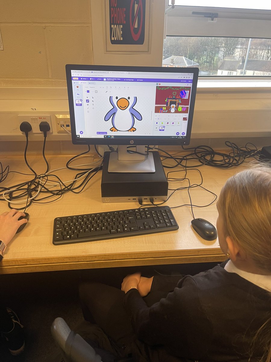 Miss Yang’s S1 class are enjoying some festive coding this morning. Great work everyone, ho ho ho! 🎅🏼 <a href="/StThomasAqSec/">St Thomas Aquinas</a>