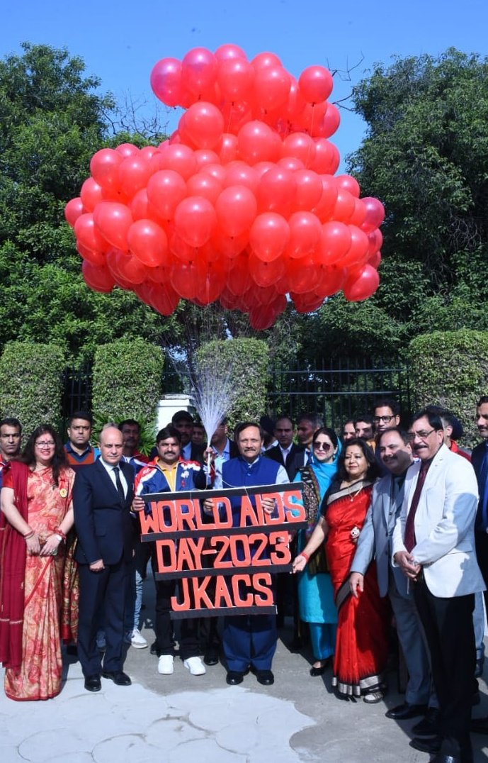 On #WorldAIDSDay let's unite in raising awareness, erasing stigma & supporting those affected by HIV/AIDS. Together, we can strive for world free from discrimination and work towards universal access to prevention, treatment & care. @MoHFW_INDIA @diprjk @NACOINDIA @JKACS1