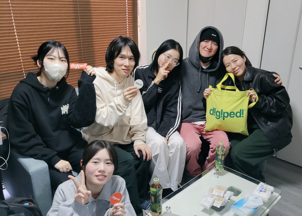 僕が尊敬する韓国のMVプロダクションdigipediが、先日VeAbleのオフィスを訪問してくれました。

以前xikersのMVでご一緒したときは直接話す機会がほぼ無かったので、色々と話を聞けて非常に貴重な時間でした…！

とにかく新しい表現を追求してると言っていたので、また一緒に出来るよう精進します。