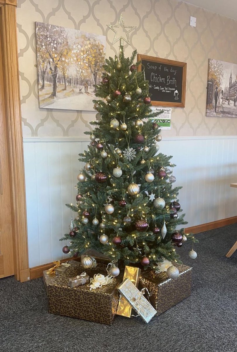 December is finally here 🎅🏻🎁☃️🎄