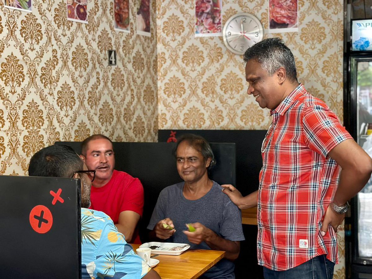 Gadhakoh's tweet photo. ކަންކުރާނެ، ކަންކޮށް ދައްކާފައިވާ ހިންގުންތެރި ގާބިލް ކެންޑިޑޭޓް @adamazim ✅

މާލެ ސިޓީގެ މޭޔަރު ކަމަށް @MDPSecretariatގެ ޓިކެޓްގައި ވާދަކުރައްވާ ކެންޑިޑޭޓް @adamazim މާލެ ރައްޔިތުން ގާތަށް. 

#AdamAzimForMayor https://t.co/3Hx1xlp3jn