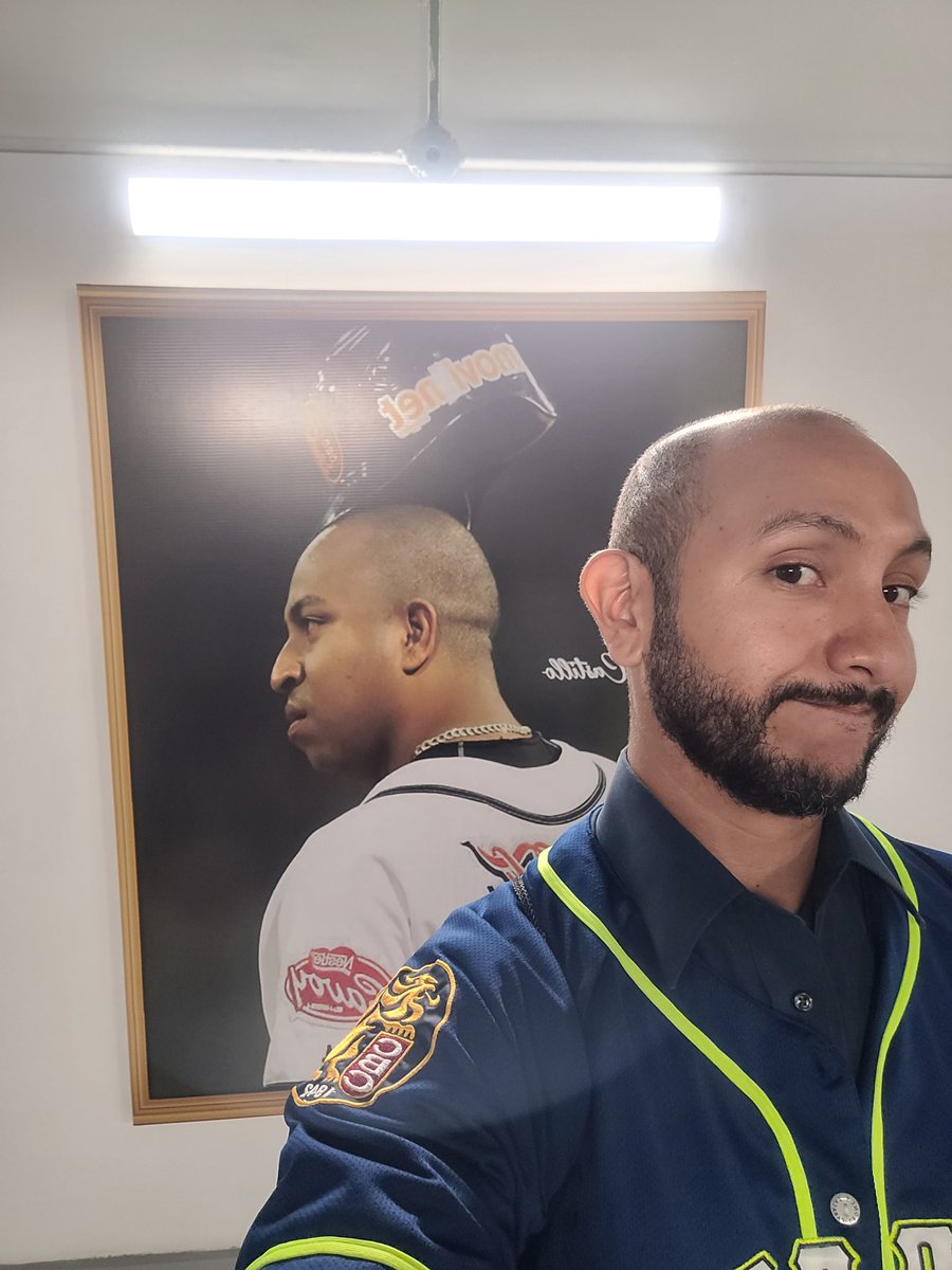 El Caballero de la Comedia tweet media