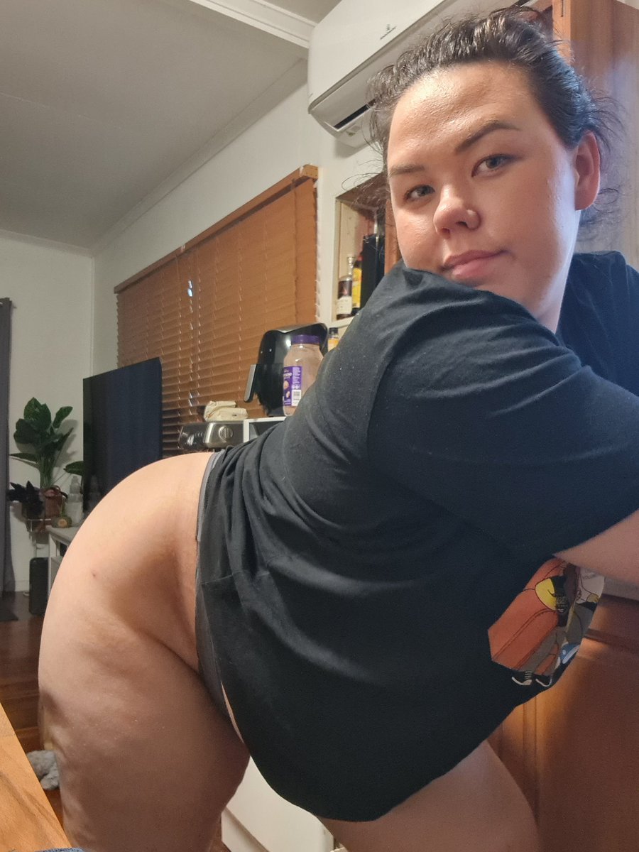 bruisedpeach666's tweet photo. Did you miss me? https://t.co/eSz5XiwiqN