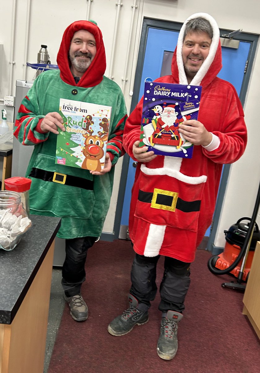 _stcatherines's tweet photo. What’s a lovely surprise this morning for all the staff! #thankyou #christmas #advent https://t.co/xb7U2ddAz7
