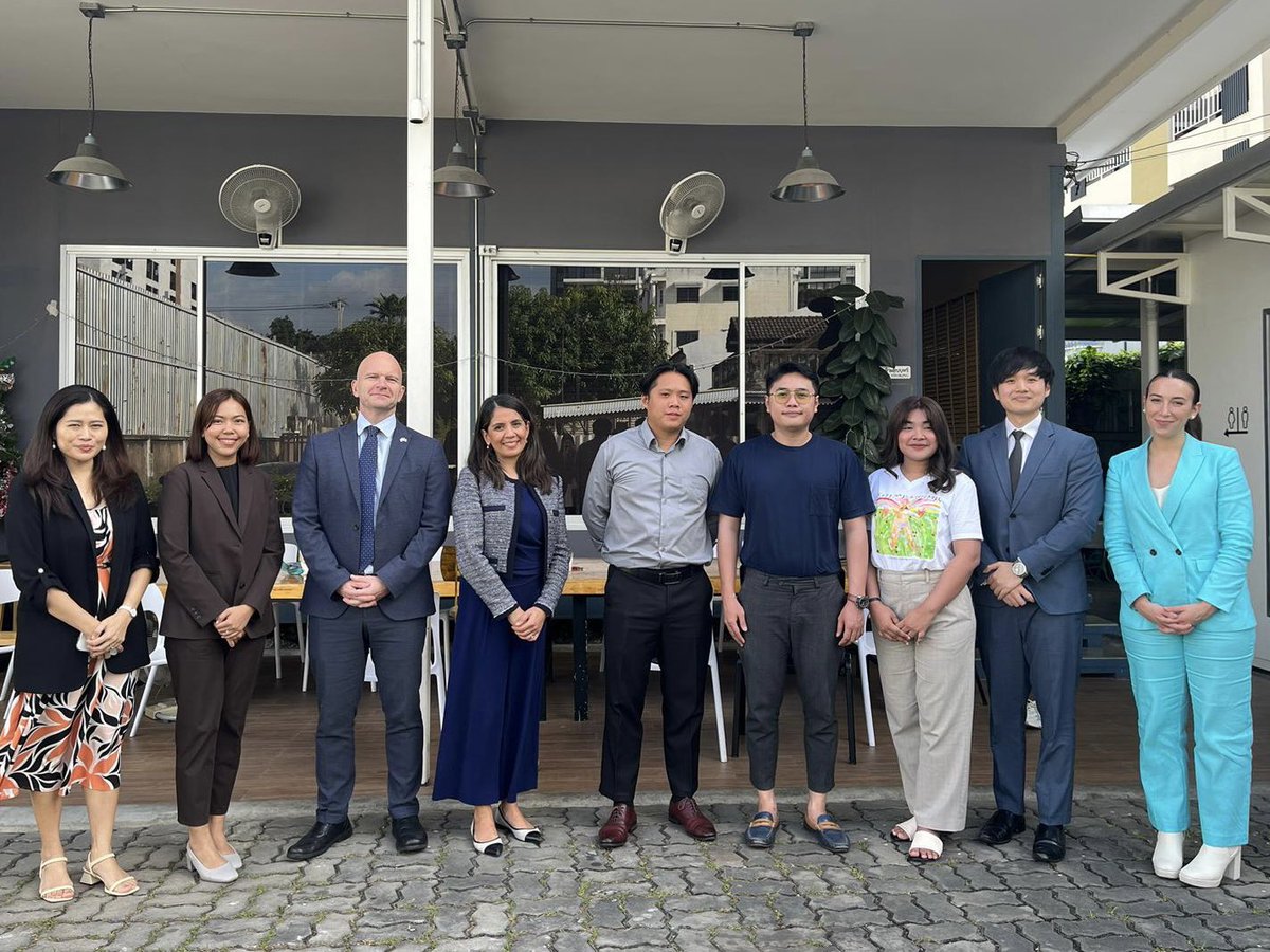 RitaFrench109's tweet photo. Thai Lawyers for Human Rights are doing hugely important work to advocate for political activists and human rights defenders. Thank you for the insightful briefing today, and for all you are doing to champion democracy and freedom. #HRDs https://t.co/jkNBFU1Ggo