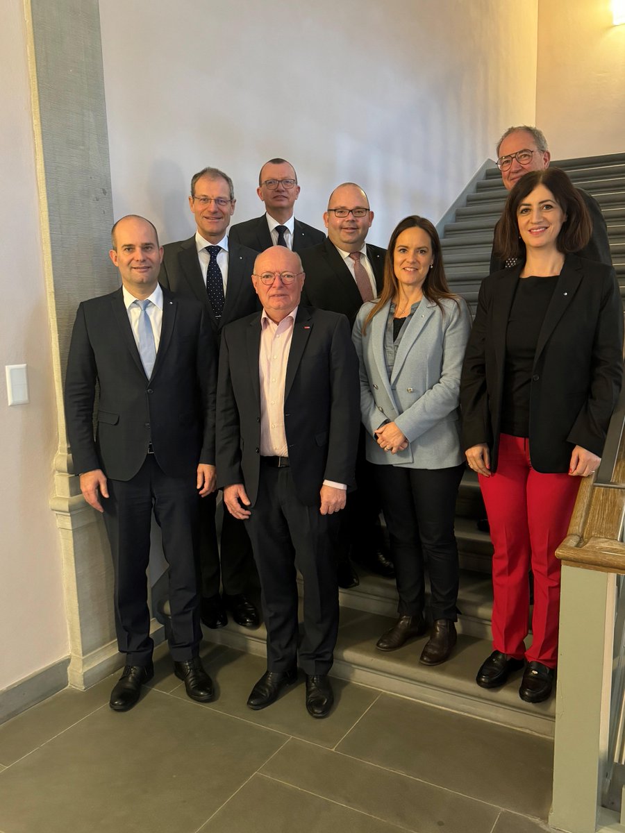 Der Luzerner Regierungsrat traf am Freitag SBB-CEO <a href="/vincent_ducrot/">Vincent Ducrot</a>. Themen: Optimierung Bahnknoten Luzern und #durchgangsbahnhofluzern.