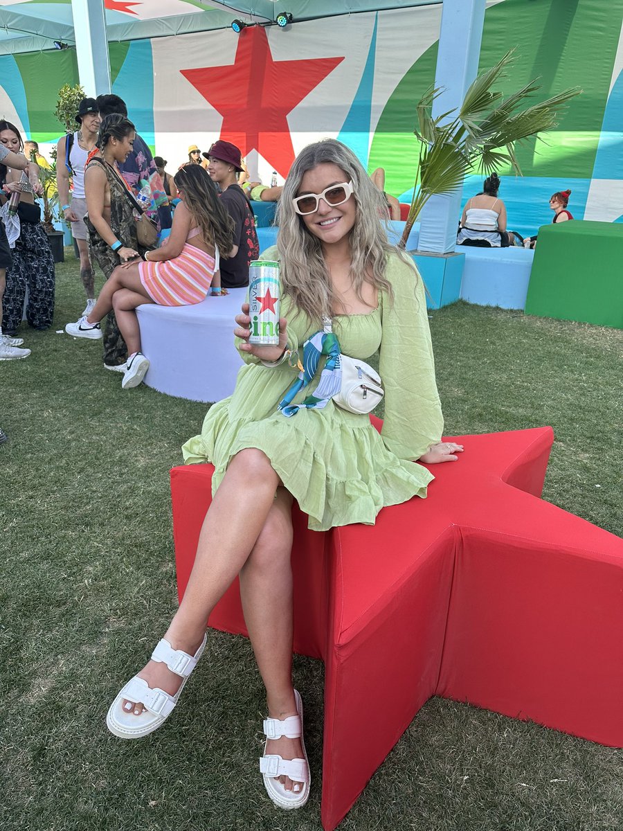 Heineken is giving away a chance to get access to their BEST events next year. Coachella was AMAZING with @Heineken_US, show them some love! heineken.com/us/en/promos/a…