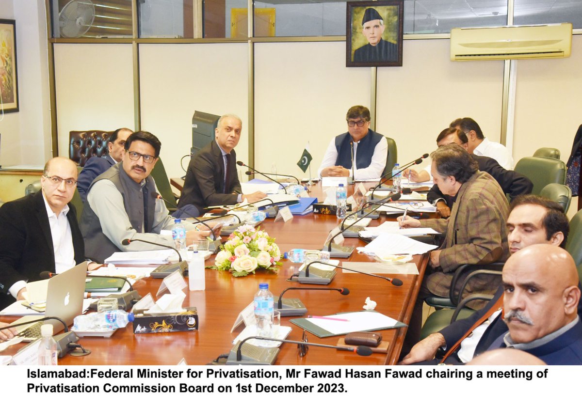 The Privatisation Commission Board met in Islamabad today under the chairmanship of the caretaker Federal Minister for Privatisation, Mr Fawad Hasan Fawad. For details of the Board meeting follow the link privatisation.gov.pk/NewsDetail/YjI… @GovtofPakistan @fawadhasanpk