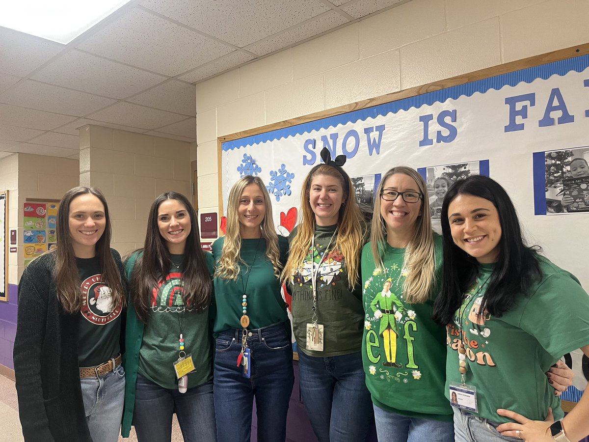 December 1st in the purple hallway 💚 #districtholidaychallenge <a href="/OAPrincipal/">Susan DAlessandro</a> <a href="/MrsStaub307/">Mrs. Jaime Staub</a> <a href="/JMurphy2017/">Jaime Murphy</a> <a href="/vandemarkas/">Ashley VanDeMark</a> <a href="/miss_prestera/">Mrs. Anna Bohm</a>