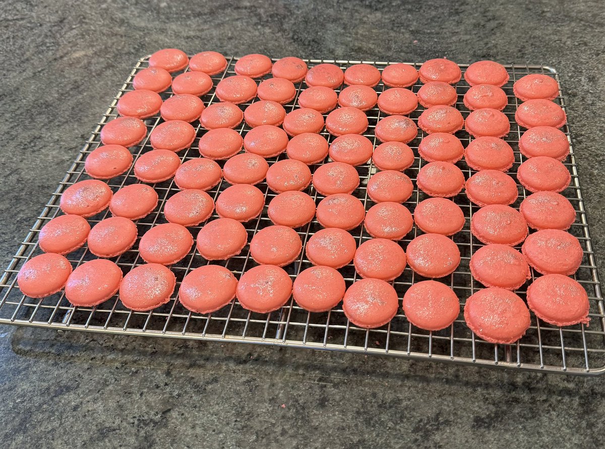 nmbernard's tweet photo. ๐๐๐ผ
#MacaronsAreHard https://t.co/uoaiXolgML