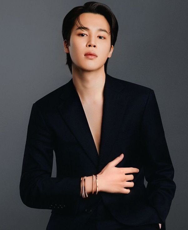 JiminLatinoFB's tweet photo. Jimin obtiene su certificado RIAA PLATINUM en Estados Unidos 🇺🇲 por la venta de más de 1 millón de unidades desde Agosto.

■ Técnicamente es primer solista Coreano en conseguirlo en una decada pero no se le acreditó a tiempo 🙄 así que es el tercero en lograrlo en general. https://t.co/3zbNmZOcuW