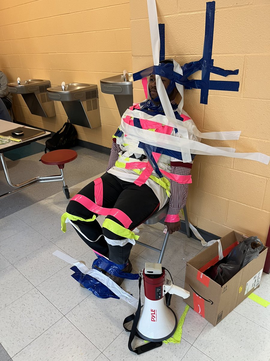 MsLaurenHaynie's tweet photo. Our @SalemMSWake fearless leader @Class_of_MrMcC has followed through on his incentives during our Penny Wars fundraiser this week. Which team will ultimately win the overall incentive? It’s still up on the air. #SalemProud https://t.co/S2bor57SqC