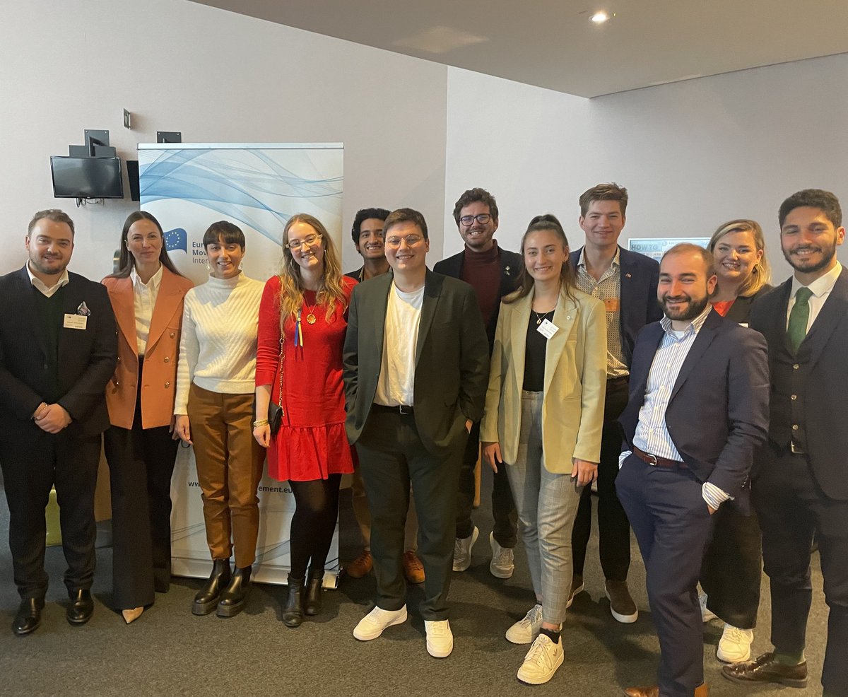 Maria_Alcaz's tweet image. Quite some young delegates at the Federal Assembly of the @EMInternational 🤩 We are committed to build a stronger and more inclusive Europe 🇪🇺💛

🙌🏼 Congratulations to the newly elected Board, we will continue working together to #youthup Europe!

#EMIAssemble #ForYouthRights