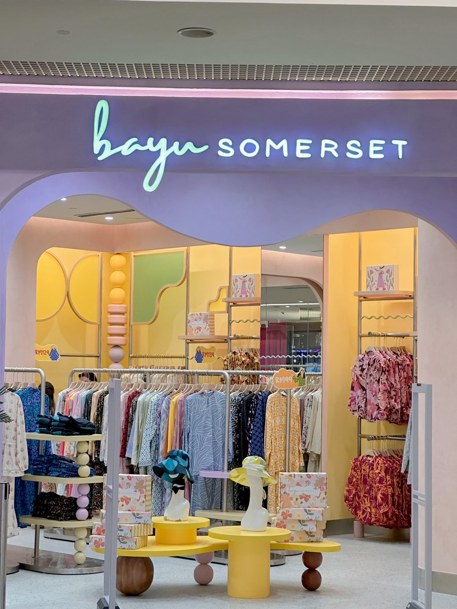 ShuhadahAzman's tweet photo. Bayu somerset grand launching event 🌸

Nervous ya nak jumpe semua waniter cantik ni tapi tula saya sangat seronok harini 🫶🏻 

Nak baju free tak? Jadi la 100 customer terawal @BayuSomerset harini 😍

📍Level 3 , Bayu Somerset https://t.co/ot4ENH0e3B