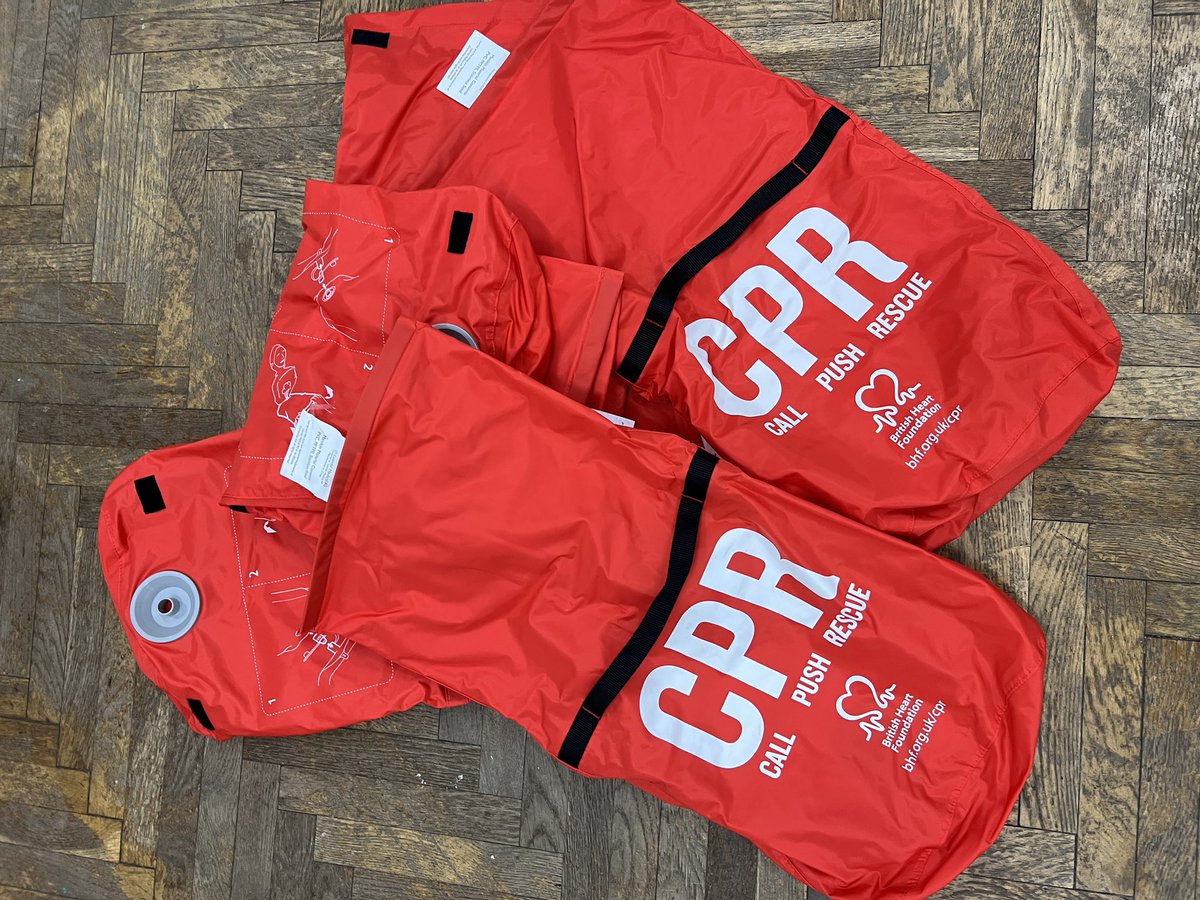 MeMarkYates's tweet photo. 📣 Exciting update from last night's scouts session! 🌟 We successfully completed the Emergency Aid Badge, where we delved into the valuable skills of CPR and the safe and proper usage of a defibrillator. 🚑 #Scouts #EmergencyAidBadge #CPR #DefibrillatorTraining #SkillsForLife https://t.co/HE1eyqRLqQ