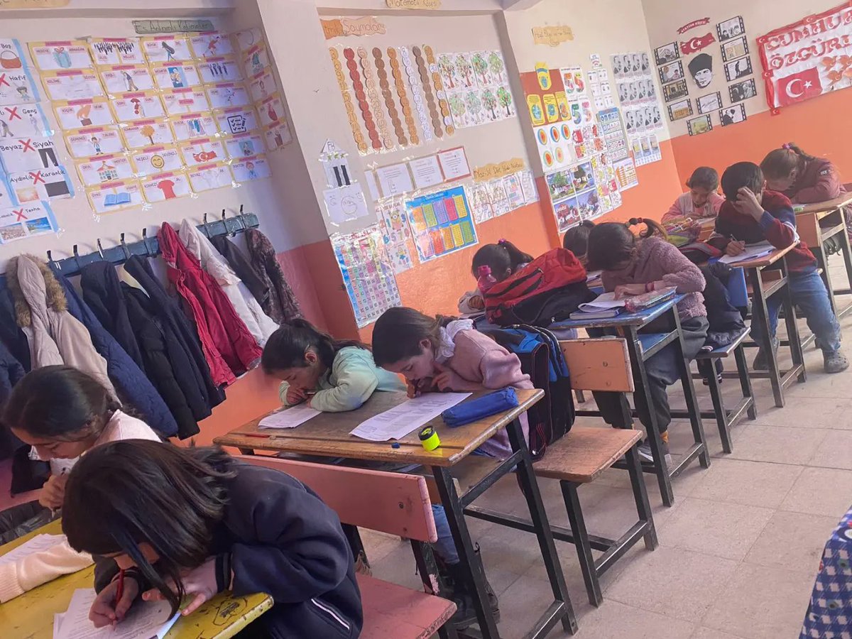 Ulukentilkokulu's tweet photo. 4. Sınıf öğrencilerimize Kazanım Değerlendirme sınavı yapıldı📚

@tcmeb
@miakarali
@agrimem
@hasan_kokrek 
@Diyadin004
@remzi0479
@inanc_nurullah
@ibrhmmckrr https://t.co/EYShDAkna8