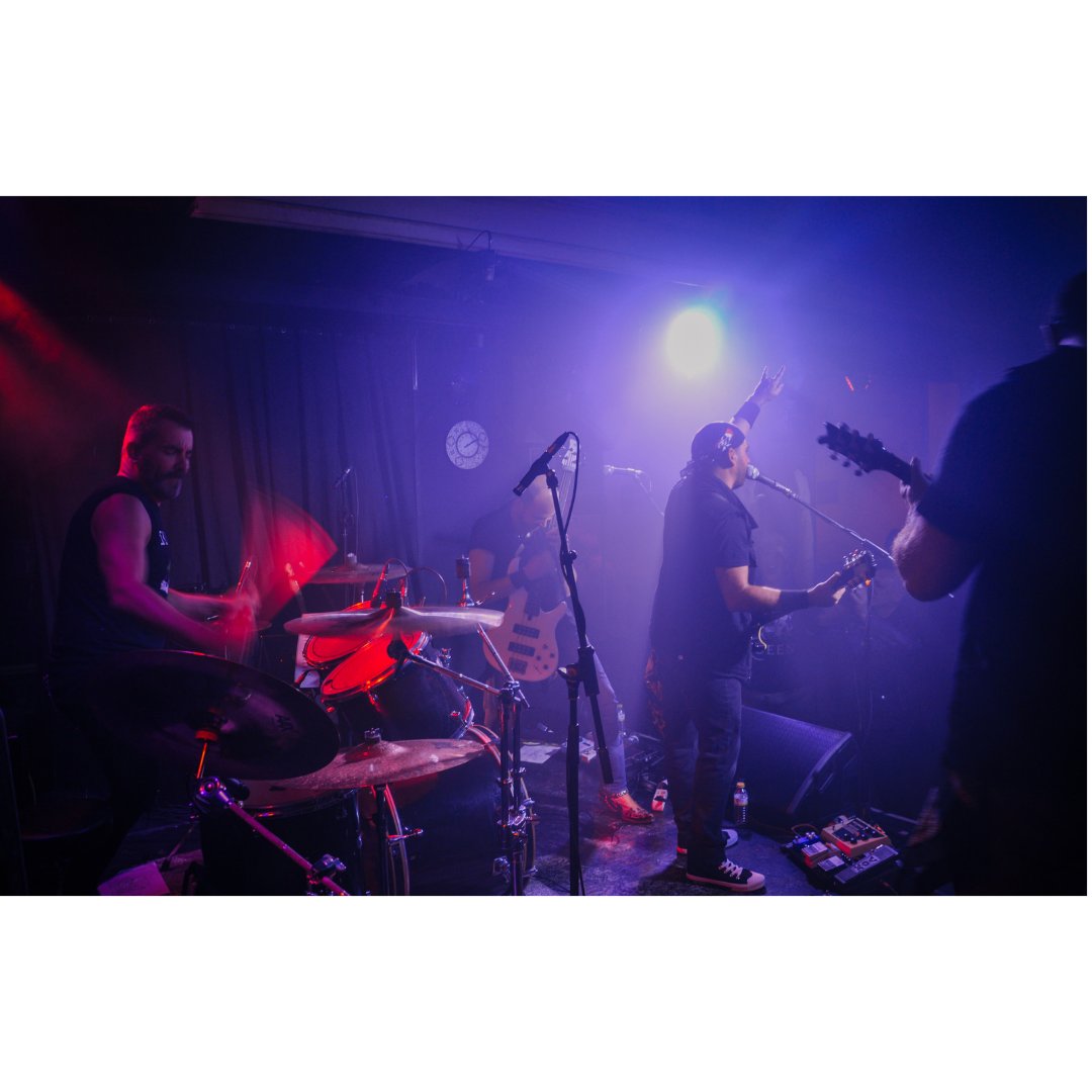 CartaBlancaRock's tweet photo. Fotos de nuestro último #Concierto en La Guarida del Ángel, #Jerez

#cartablancarock #alfinaldeltunel #Directo #rock #MusicaSinParar #rockmusic #Musica https://t.co/hhgao5Mdk6