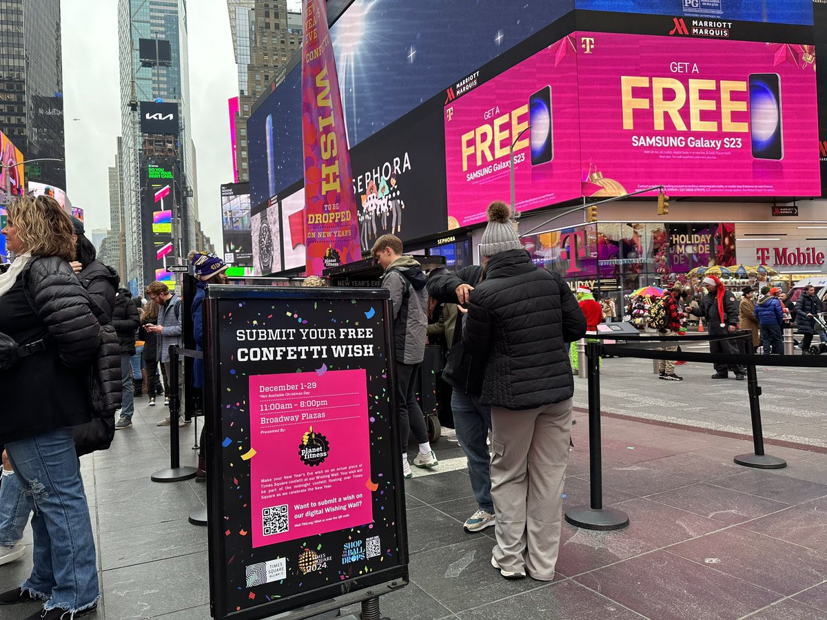 TimesSquareNYC tweet picture