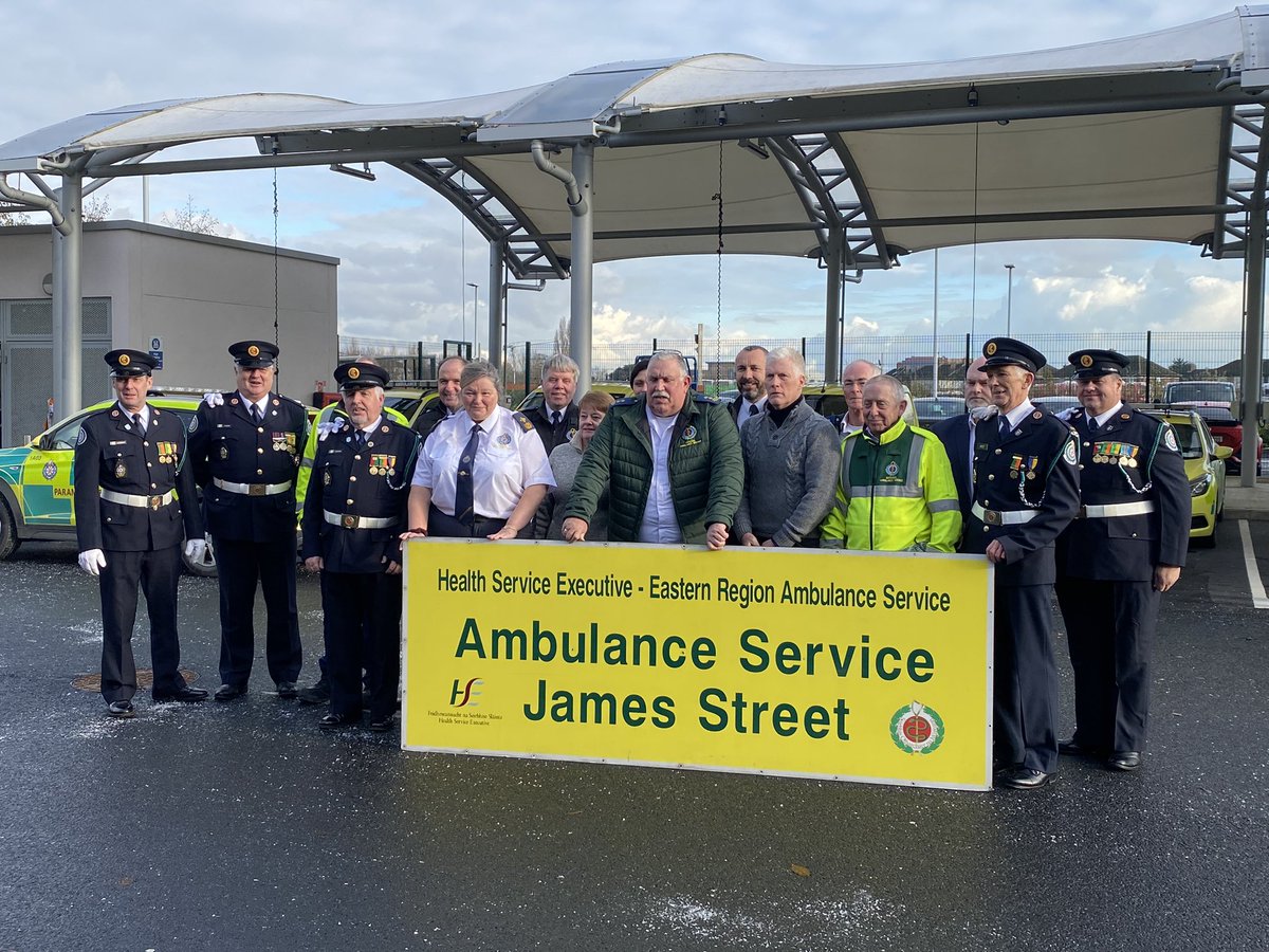 @AmbulanceDublin we saw ACAO Janette Oman Power finish her 30 year career with the Ambulance Service as she moves to another role in the HSE. A great turn out of her colleagues including a lot of the “Old Sweats”from James St. Janette was joined by her family. We wish her well.