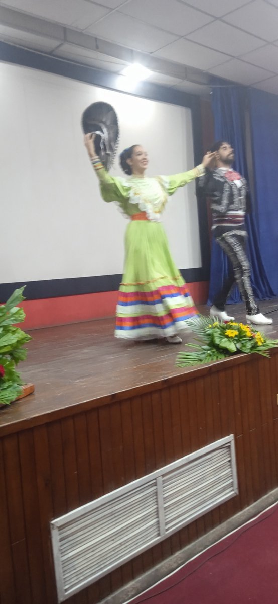 hamc_cuba's tweet photo. Celebra el Hospital Provincial Clínico Quirúrgico Arnaldo Milian  Castro de #ViillaClara Acto por el Día Internacional de la Medicina Latinoamericana próximo a celebrarse este #3Diciembre.

Con alegria y regocijo celebramos este día. 

#MejorEsPosible
#CubaPorLaVida https://t.co/YVZslVhdAl