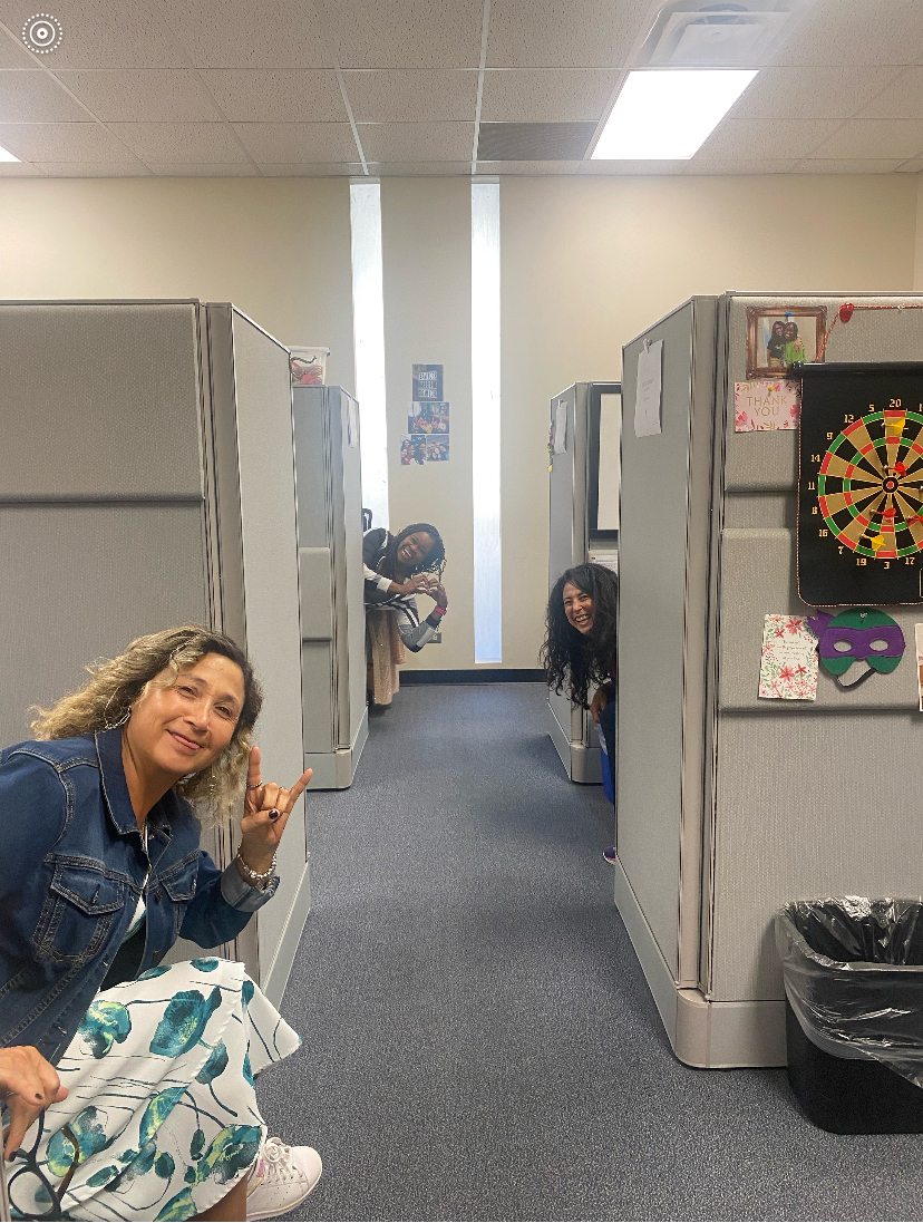 PBSCEarlyCare's tweet photo. Just peeking around the desk to say Happy Friday from the IEECE! Make it a great day to kick off a great weekend!
#TGIF #FunInTheOffice #Smile #FunFriday #OfficeShenanigans https://t.co/WcZSF1cGNC