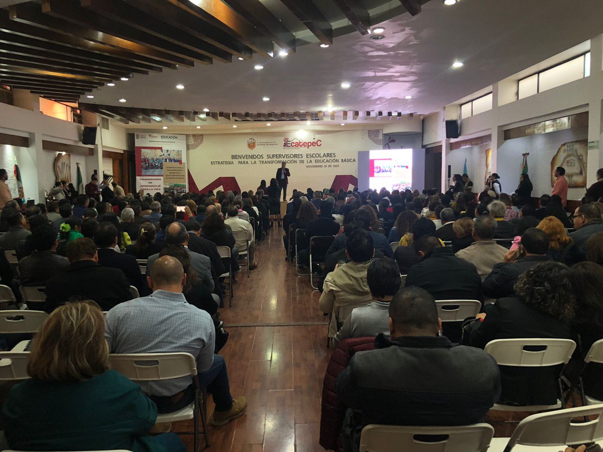 luissosa1010's tweet photo. Reunion de trabajo "Estrategia para la transformación de la Educación Básica". #SREBAMECAMECA #SREBECATEPEC #SREBNEZA #SREBTEXCOCO https://t.co/oqmabesGot