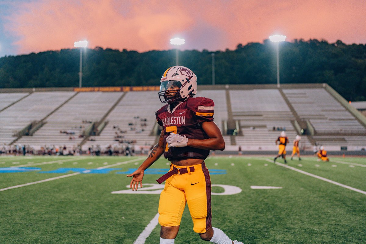 #AGTG I’m blessed to announce that after a few great convos w/@coachtesch I’ve received my 10th offer from The University of Charleston🙏🏽
@ErnieRicco @davewiljr @JBoyd___ @CoachBJones95 @Coach_Gerrard @JuCoFootballACE @JUCOFFrenzy @_newbreed_