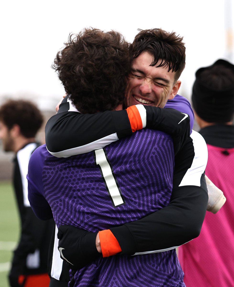 M⚽️ Sadly there is no #NAIAMSoccer action today, but we thouht you would enjoy seeing these awesome pictures from yesterday's Quarterfinal Matches! Stay up to date with the #BattleForTheRedBanner --> bit.ly/3T3Pl9z #collegesoccer #PlayNAIA