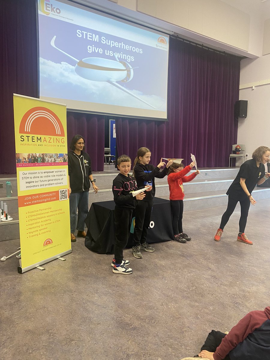 RosebankPS's tweet photo. We had a @STEMAZING1 morning at school today. Huge thanks to Alex, Jesha and Michelle for coming into school and delivering an assembly and classroom workshops all focussed around sustainability and wind turbines. #dundeelearning #stemdundee https://t.co/SL0luhcA2h