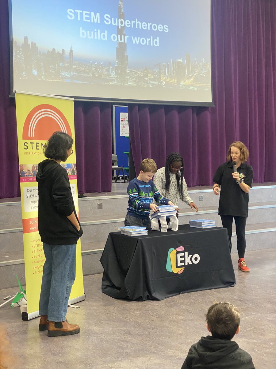RosebankPS's tweet photo. We had a @STEMAZING1 morning at school today. Huge thanks to Alex, Jesha and Michelle for coming into school and delivering an assembly and classroom workshops all focussed around sustainability and wind turbines. #dundeelearning #stemdundee https://t.co/SL0luhcA2h