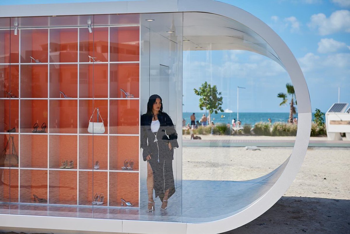 Amina Muaddi tweet media