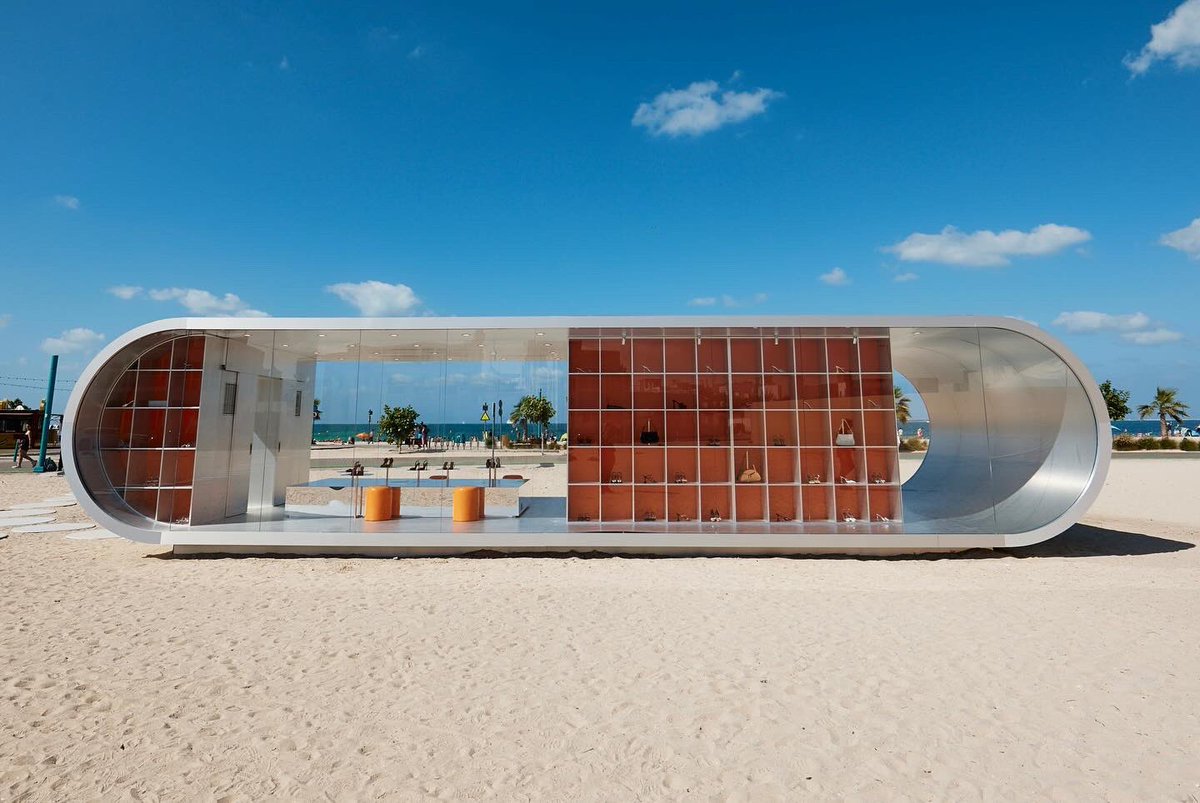 Amina Muaddi tweet media