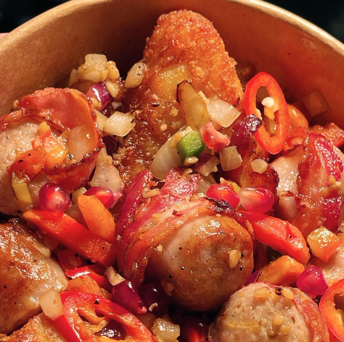 #FestiveSpecial #SaltnPepper #PigsInBlankets and #HashBrowns - Now available from #Swinton and from next week at #Altrincham - #Eatin #Collection #Delivery Hit the link to reserve a table or for a takeout. linktr.ee/wowyauchow Deliveries also available via #Deliveroo #JustEat