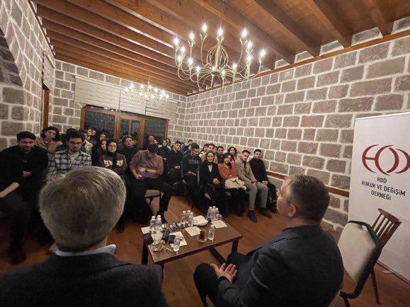 Hukuk ve Değişim Derneği Kariyer Günleri programımızın bu haftaki konuğu Ankara Milletvekilimiz Murat Alparslan olmuştur. 

Katılımlarından dolayı kendilerine teşekkür ederiz. 
<a href="/zelkifkazdal/">Zelkif Kazdal</a> <a href="/Murat_Alparslan/">Murat Alparslan</a>