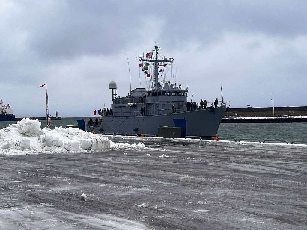 FRDefenceSweden's tweet photo. Arrival of CMT l’Aigle in Visby 🇸🇪. The 🇫🇷 ship recently took part in Freezing Winds, an exercise organized by 🇫🇮 @NATO in the Baltic Sea. 

#StrongerTogether #WeAreNATO #FRWI23 @premar_ceclant https://t.co/Y30l8Gz3uc