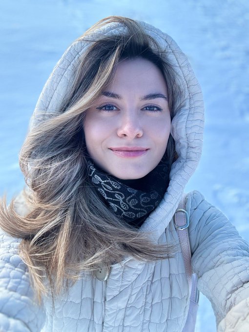 Wish you the best winter ❄️ 1 December , hi snow ⛄️ Do you like that season? #camgirl https://t.co/V<a href="/tag/camgirl"class="tags"><span>#camgirl</span></a>