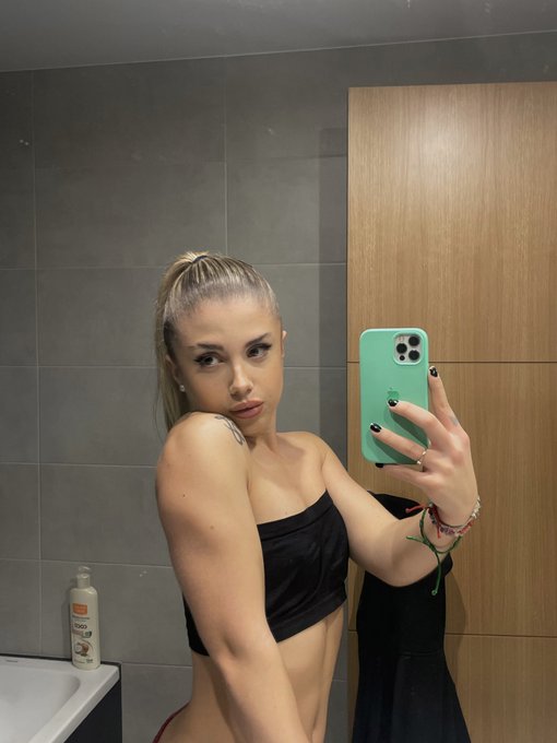 Buenos d&iacute;as https://t.co/6BAWA0nBUm