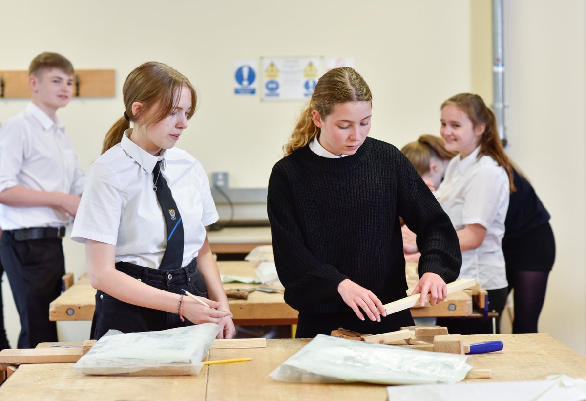 🏫⭐ Congratulations to <a href="/McLarenHigh/">McLaren High School 🏳️‍🌈</a> named Scottish Secondary School of the Year 2024 by The Sunday Times.

This accolade recognises the school's consistent drive to raise attainment levels while celebrating the talents of pupils in and out of the classroom.