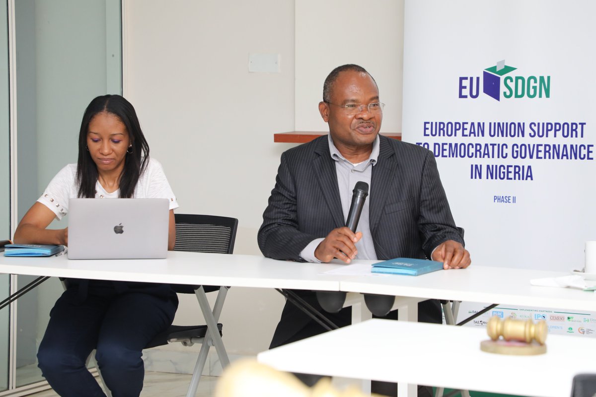 PLACNG's tweet photo. Mr. Clement Nwankwo making remarks at the ongoing Fourth Bi-weekly meeting of the 2023 PLAC interns.
This session is organised by @PLACNG with support from @EUinNigeria
#EUinNigeria
#EU4DemocracyNG
#PLACInternship
#PLACInternship2023 https://t.co/yaK0exbAD8