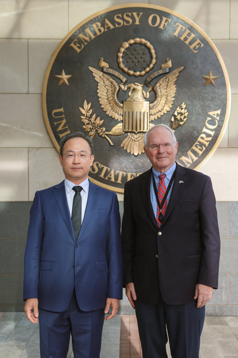 Dr. Kissinger knew that dialogue and understanding take us farther than isolation and recrimination—a belief that drove his historic efforts to build bridges between the U.S. and China. Grateful to my colleague Amb. Li for stopping by to share reflections on Kissinger’s legacy.