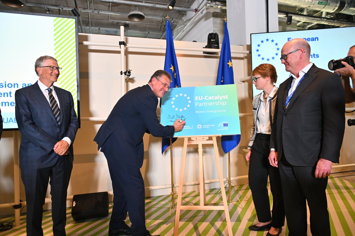 Maroš Šefčovič🇪🇺 (@marossefcovic) on Twitter photo The EU-Catalyst partnership has a very clear vision: we wanted to achieve #climate neutrality and to do it through the most cutting-edge innovation.
I was pleased to launch two important projects together with <a href="/BillGates/">Bill Gates</a> today at #COP28
My remarks: europa.eu/!gt7GtC The EU-Catalyst partnership has a very clear vision: we wanted to achieve #climate neutrality and to do it through the most cutting-edge innovation.
I was pleased to launch two important projects together with <a href="/BillGates/">Bill Gates</a> today at #COP28
My remarks: europa.eu/!gt7GtC
