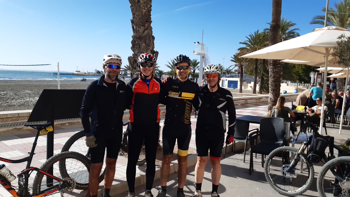 inetum_es's tweet photo. 🚵 [Sport&amp;Team] Nuestros compañeros de #Alicante de ruta con sus bicis por la sierra y el faro de Santa Pola.

Enhorabuena a Eduardo, Jorge, Antonio y José Francisco, por una mañana de #deporte, #equipo y disfrute del buen tiempo y de las vistas.

#Inetum #Positivedigitalflow https://t.co/MdNMAR0Q2S