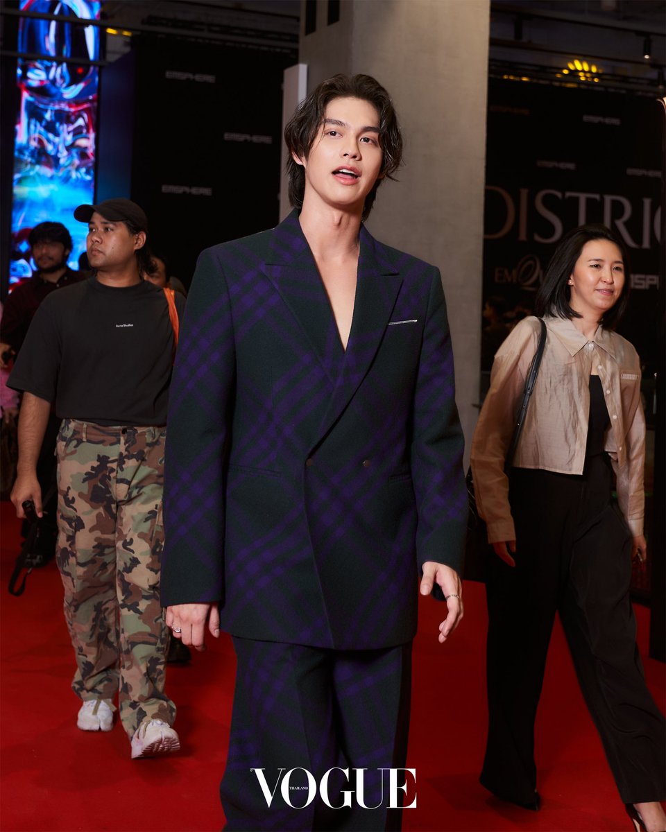 VogueThailand tweet picture