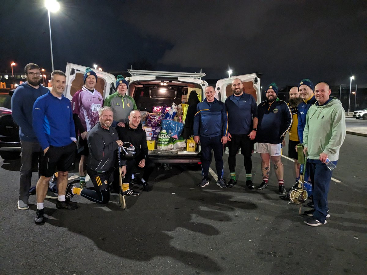 Brilliant team effort by all the social hurlers. The mighty Halfpacehurlers filled the van with food/cash donations and vouchers for @Foodstock__ Andersonstown. Will be delivered today. Big thanks to all our squad that play a blinder when asked to help out with any charities 👏