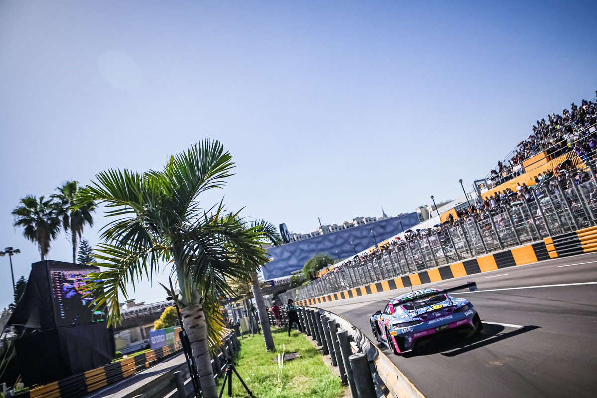 Just look at the crowds 😍 What an incredible turn out for the 70th Anniversary. #macaugp