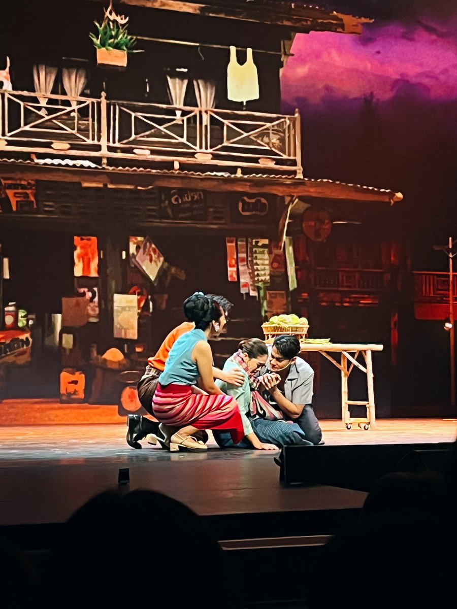 kumkon2's tweet image. ใครสายละครเวทีไม่ควรพลาดเลยบันเทิงสุดๆ เพลินๆ น่ารักเฮฮา ที่สำคัญคือทุกคนร้องเพลงดีมาก🎼ชาวบ้านคือมันเว่อร์
💃🏼แสดงวันที่ 2-3,9-11 ธ.ค.นี้ 
เปิดขายบัตรที่Thaiticketmajor 
อย่าลืมไปดูกันน้า✨
#มนต์รักลุกทุ่งทองกวาวเดอะมิวสิคัล #siampic #siamsquareone #ไปหาเลาะ #indymeen #workpoint